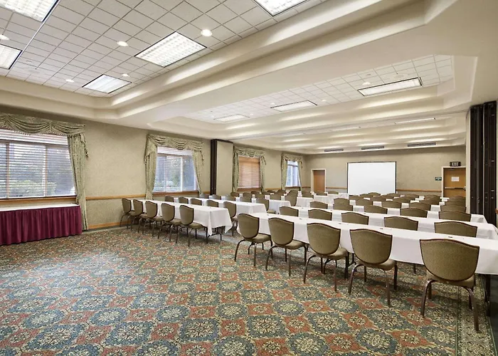 Ramada By Wyndham Olympia